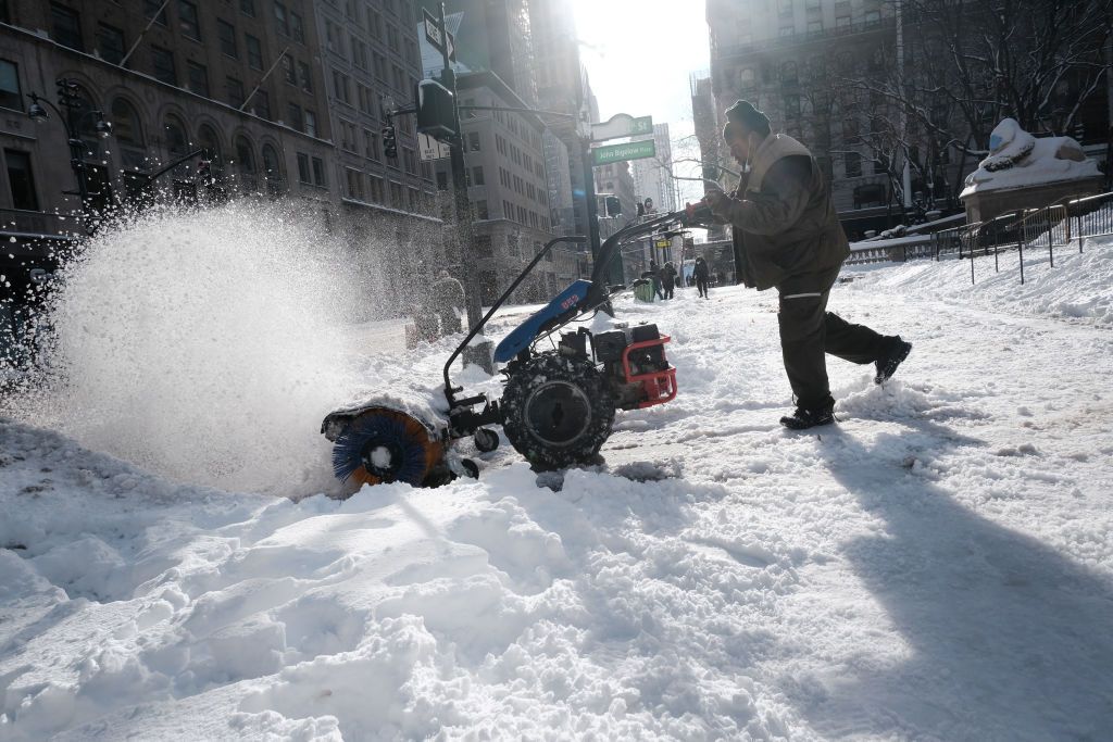 暴雪將至紐約市周一暫停公校實體課疫苗接種預約改期纽约小站 新闻时事一览汇聚 华人资讯